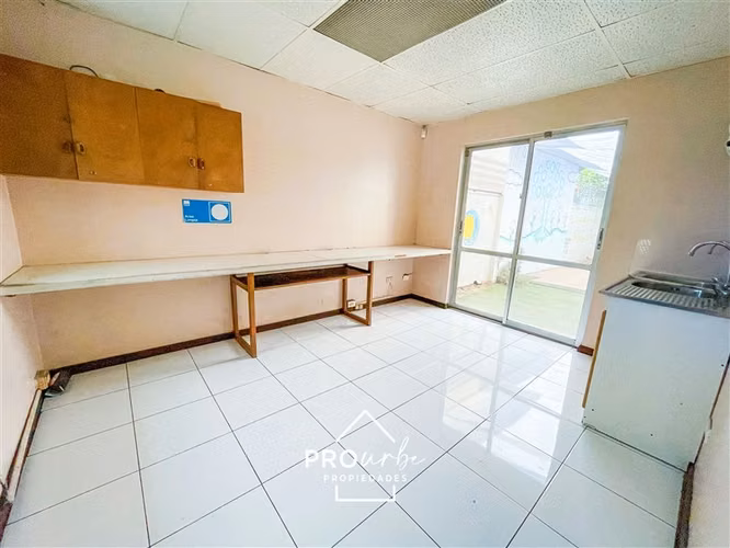 Casa en arriendo de 14 dorm. en Las Condes