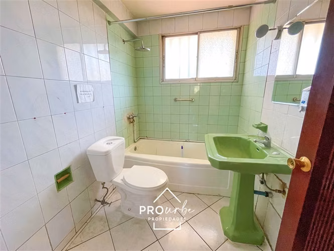 Casa en arriendo de 14 dorm. en Las Condes