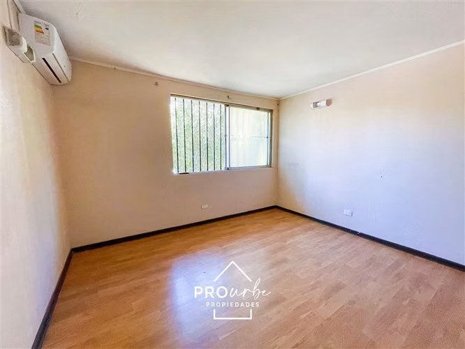Casa en arriendo de 14 dorm. en Las Condes