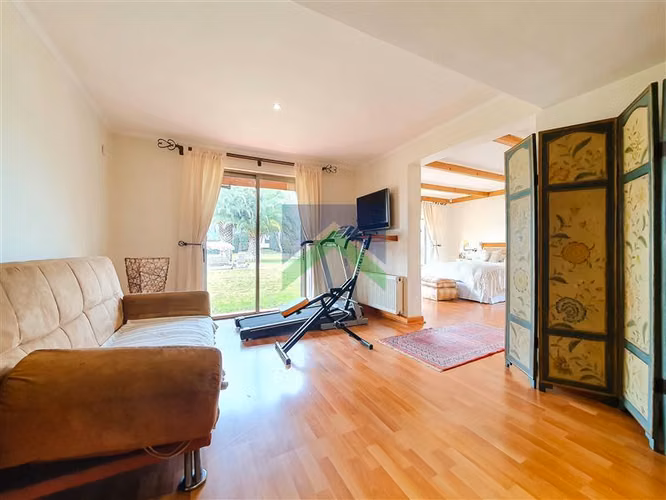 Gran Casa Familiar de 6 Dormitorios con Piscina en Melipilla