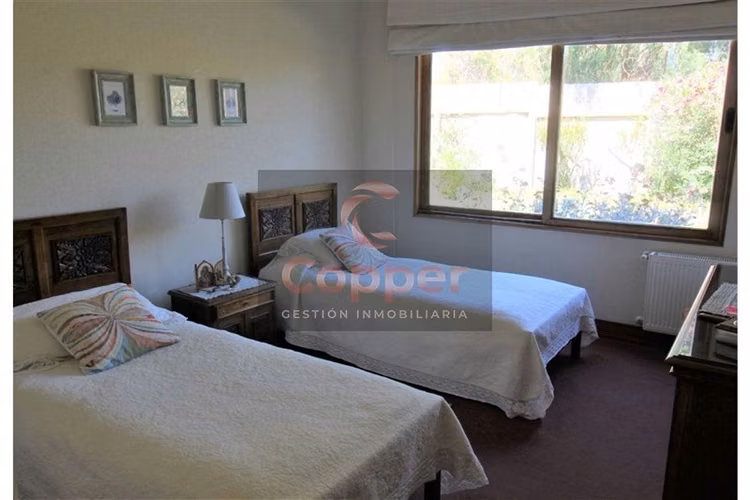 Se vende casa estilo colonial en zona residencial
