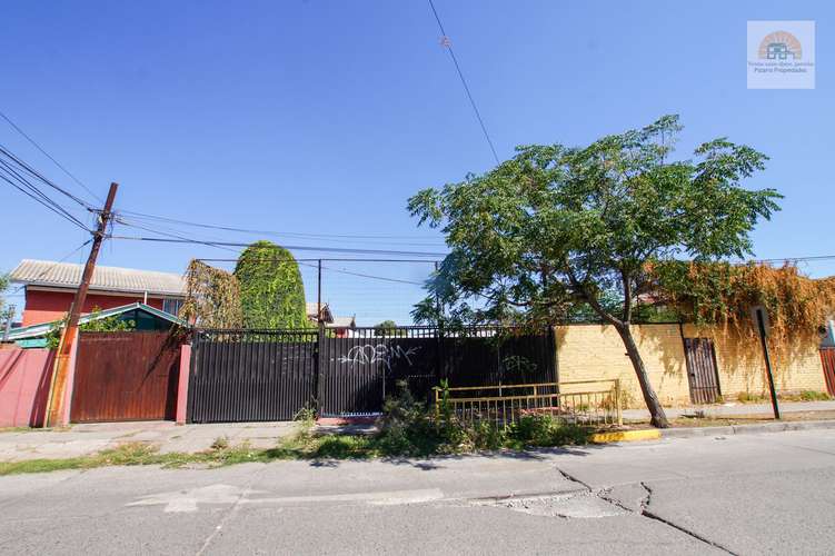 Se arrienda local, con oficinas y varios estacionamientos Maipú