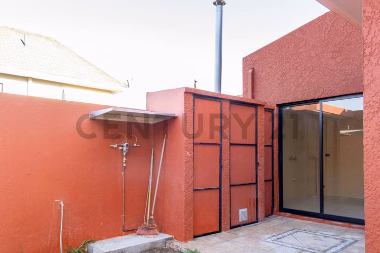 Vendo casa espaciosa en sector San Joaquín