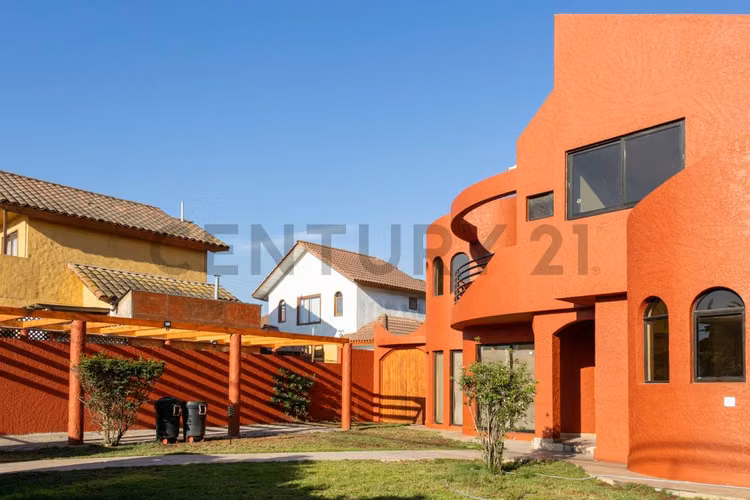 Vendo casa espaciosa en sector San Joaquín