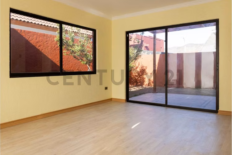 Vendo casa espaciosa en sector San Joaquín