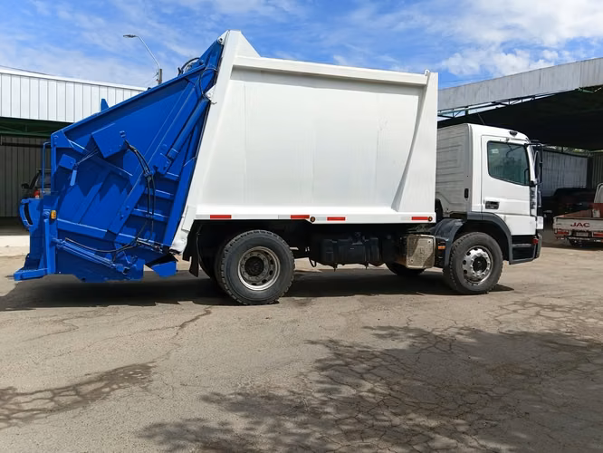 Recolector de basura, Mercedes