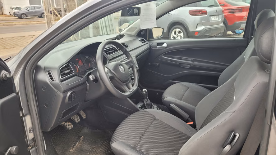VOLKSWAGEN SAVEIRO 1.6 MT MEC AÑO 2022 - Imagen 8