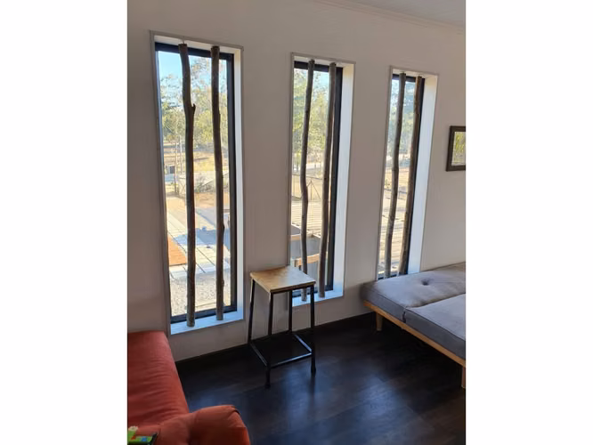 Vende casa entre Algarrobo y El Quisco, de 4 d y 3 b. Terreno de 1.350 mt2 y casa de 140 mt2. Condominio Los Centinelas.