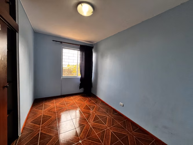 Vendo Depto 1er piso Miraflores, Locomoción a la puerta
