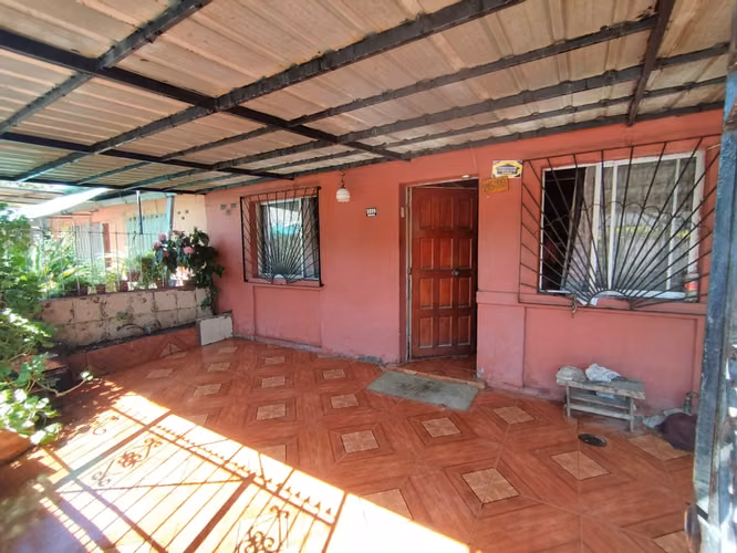 Amplia casa en San Joaquín