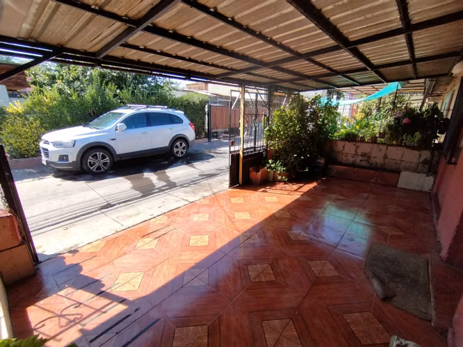 Amplia casa en San Joaquín