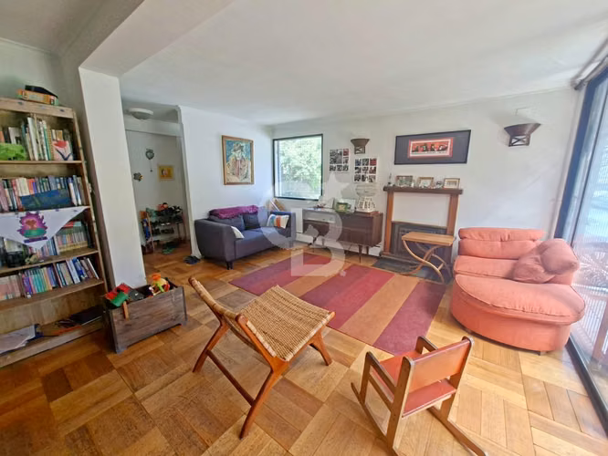 Gran potencial para remodelar en tranquilo sector - Imagen 4