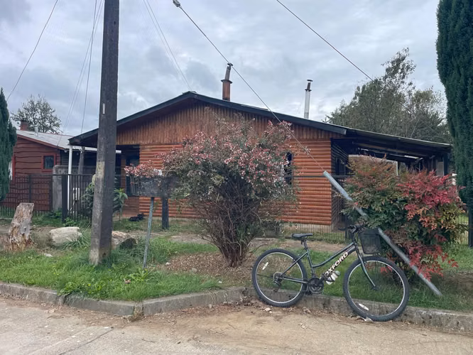 CASA EN VENTA -  GRAN TERRENO - LONCOCHE.- - Imagen 2