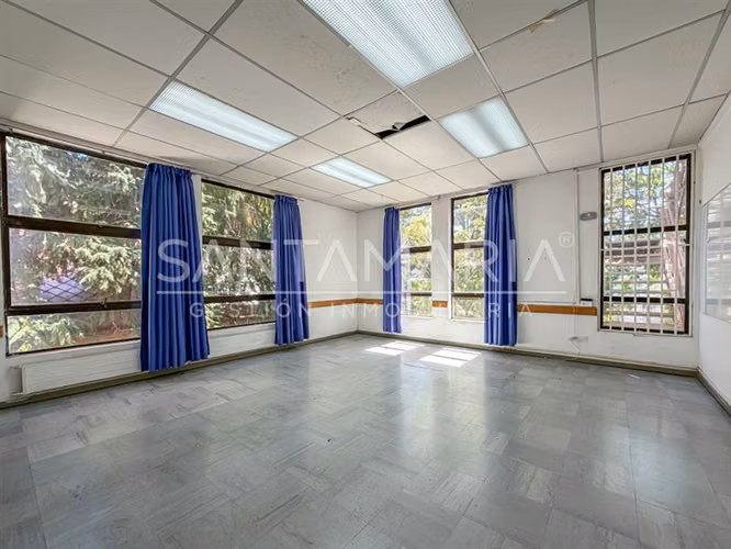 Edificio de 5 pisos / Oficina en arriendo en Concepción