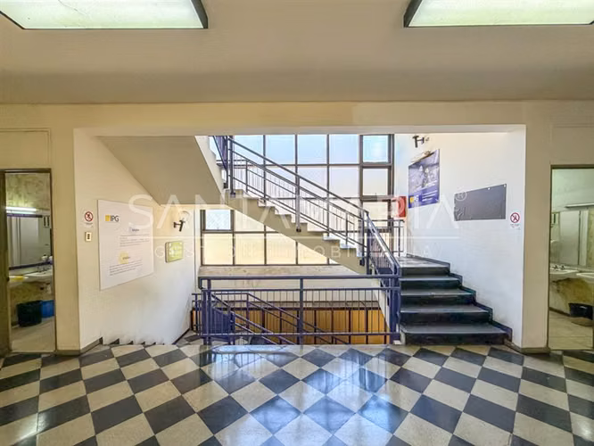 Edificio de 5 pisos / Oficina en arriendo en Concepción