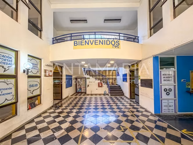 Edificio de 5 pisos/ Local Comercial en arriendo, Concepción