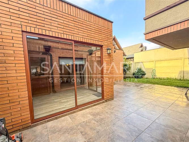 Casa en venta de 4 dorm en Las Monjas Lomas de San Sebastian