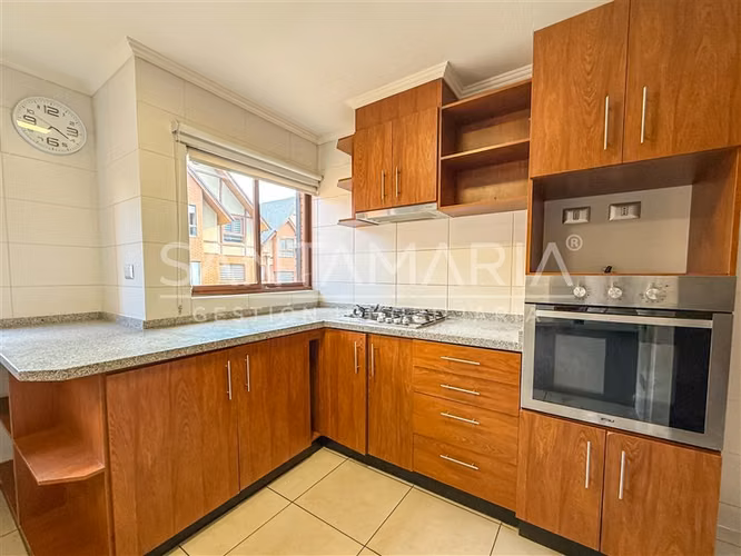 Casa en venta de 4 dorm en Las Monjas Lomas de San Sebastian