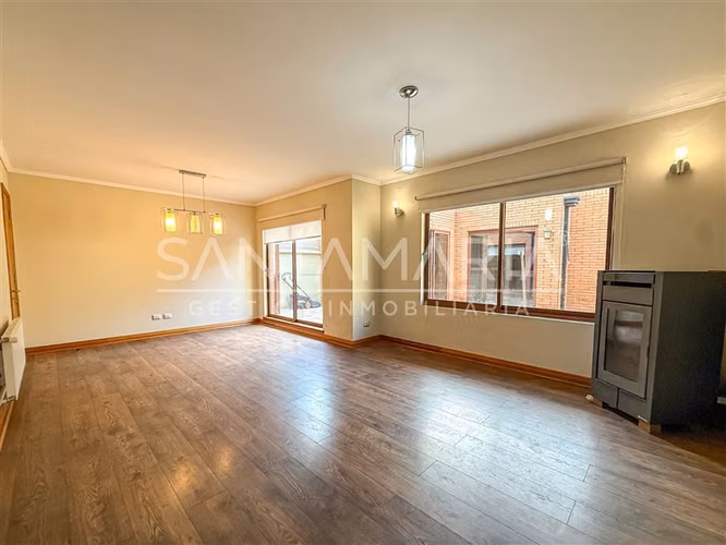 Casa en venta de 4 dorm en Las Monjas Lomas de San Sebastian