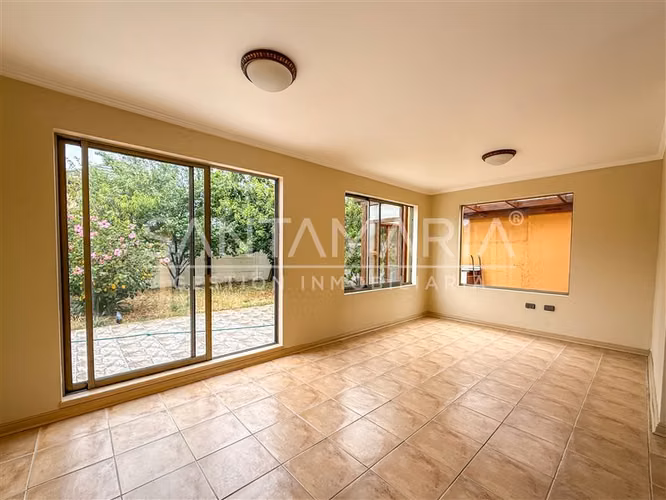 Casa en venta de 3 dorm. en San Pedro del Valle