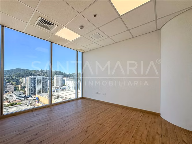 ARRIENDO Oficina ubicada en Barros Arana, Concepción.