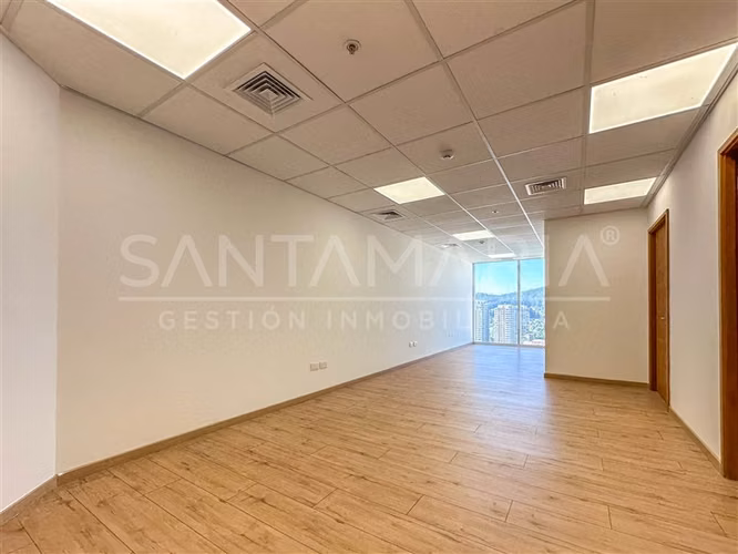 ARRIENDO Oficina ubicada en Barros Arana, Concepción.