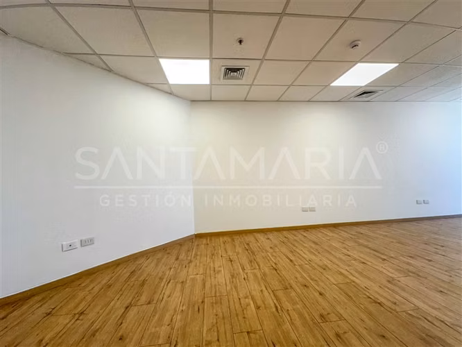 ARRIENDO Oficina ubicada en Barros Arana, Concepción.