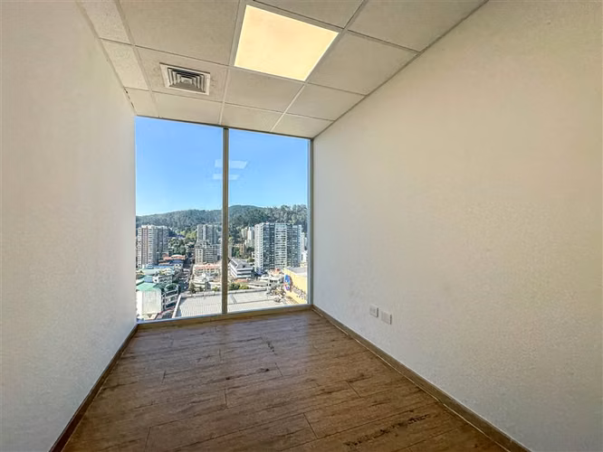 ARRIENDO Oficina ubicada en Barros Arana, Concepción Centro