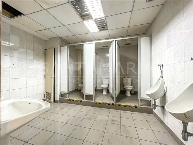 Oficina planta libre de 150m2 en venta en Santiago