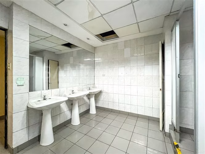 Oficina planta libre de 150m2 en venta en Santiago