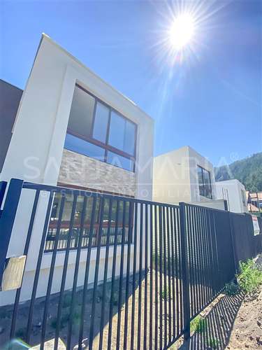 Casa en venta de 3 dorm. en calle Las Lilas, Chiguayante