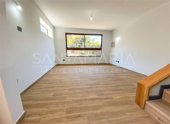 Casa en venta de 3 dorm. en calle Las Lilas, Chiguayante