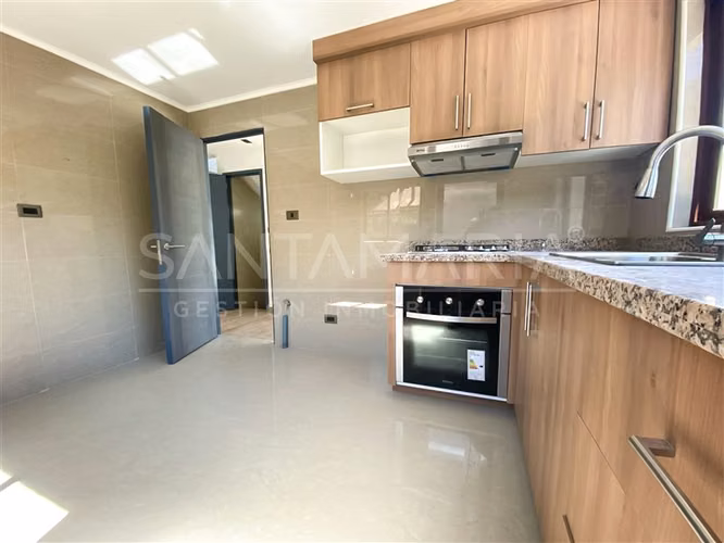 Casa en venta de 3 dorm. en calle Las Lilas, Chiguayante