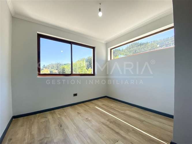 Casa en venta de 3 dorm. en calle Las Lilas, Chiguayante