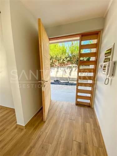 Casa en venta de 3 dorm. en calle Las Lilas, Chiguayante