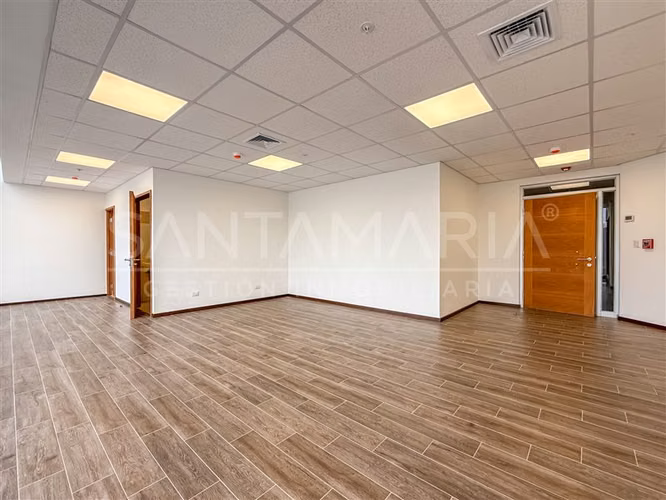 ARRIENDO Oficina ubicada en Barros Arana, Concepción.