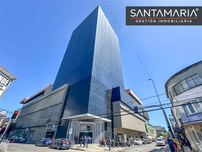 ARRIENDO Oficina ubicada en Barros Arana, Concepción.