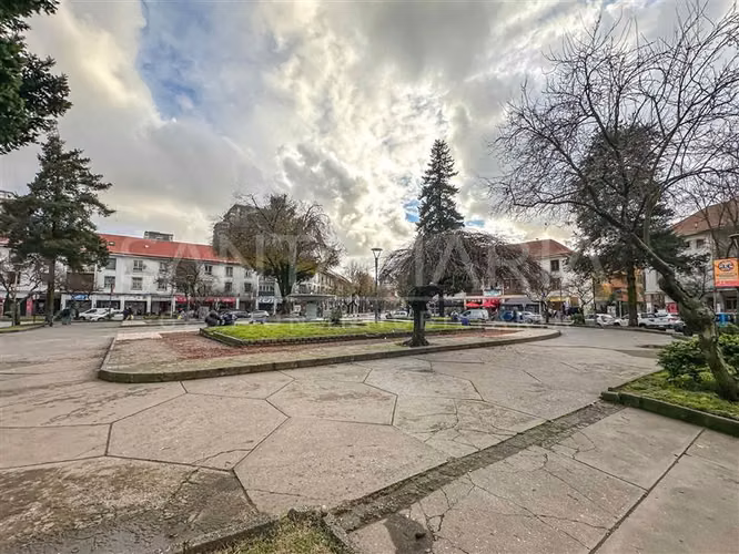 ARRIENDO Local comercial ubicado en Plaza Perú, Concepción.