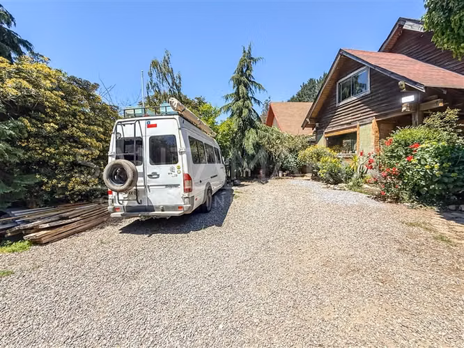Casa en venta de 6 dorm. Camino a Santa Juana