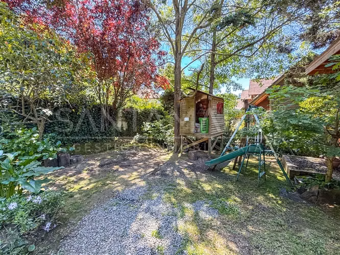 Casa en venta de 6 dorm. Camino a Santa Juana