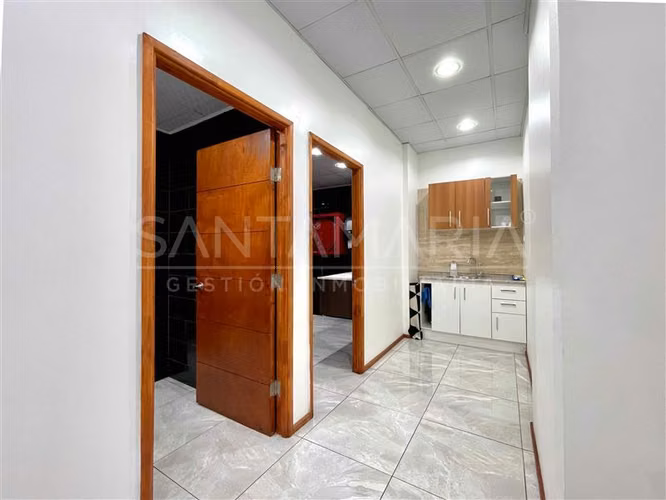 ARRIENDO Oficina ubicada en Arturo Prat, Concepción
