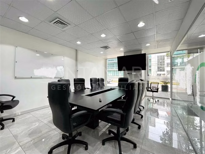 ARRIENDO Local comercial ubicada en Arturo Prat, Concepción.