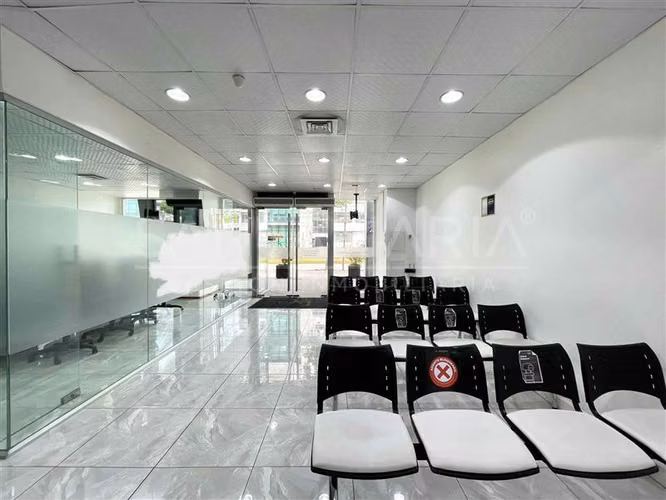 ARRIENDO Local comercial ubicada en Arturo Prat, Concepción.