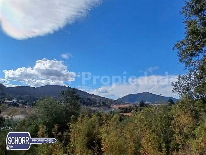 Parcela con casa y playa en venta lago Colbun