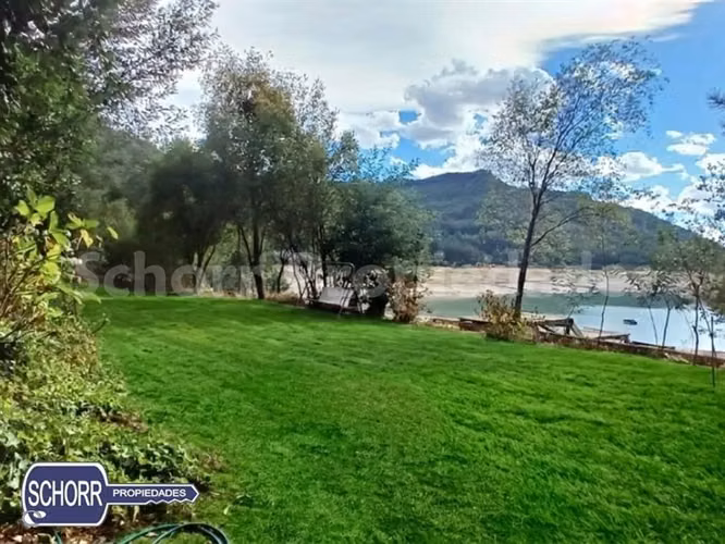Parcela con casa y playa en venta lago Colbun