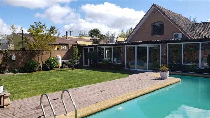 Casa en venta de 5 dorm. en Talca