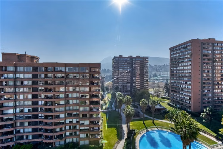 Luminoso, vista despejada y con muy buenos espacios. - Imagen 21