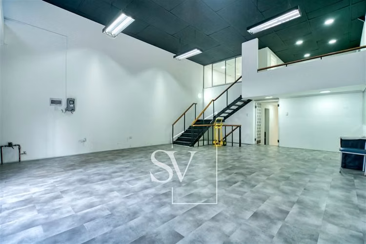 Local comercial, excelente ubicación, planta libre - Imagen 15