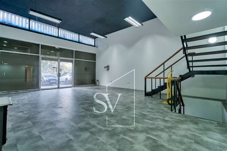 Local comercial, excelente ubicación, planta libre