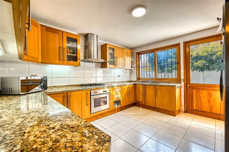 Espectacular casa, en sector consolidado de Los Dominicos